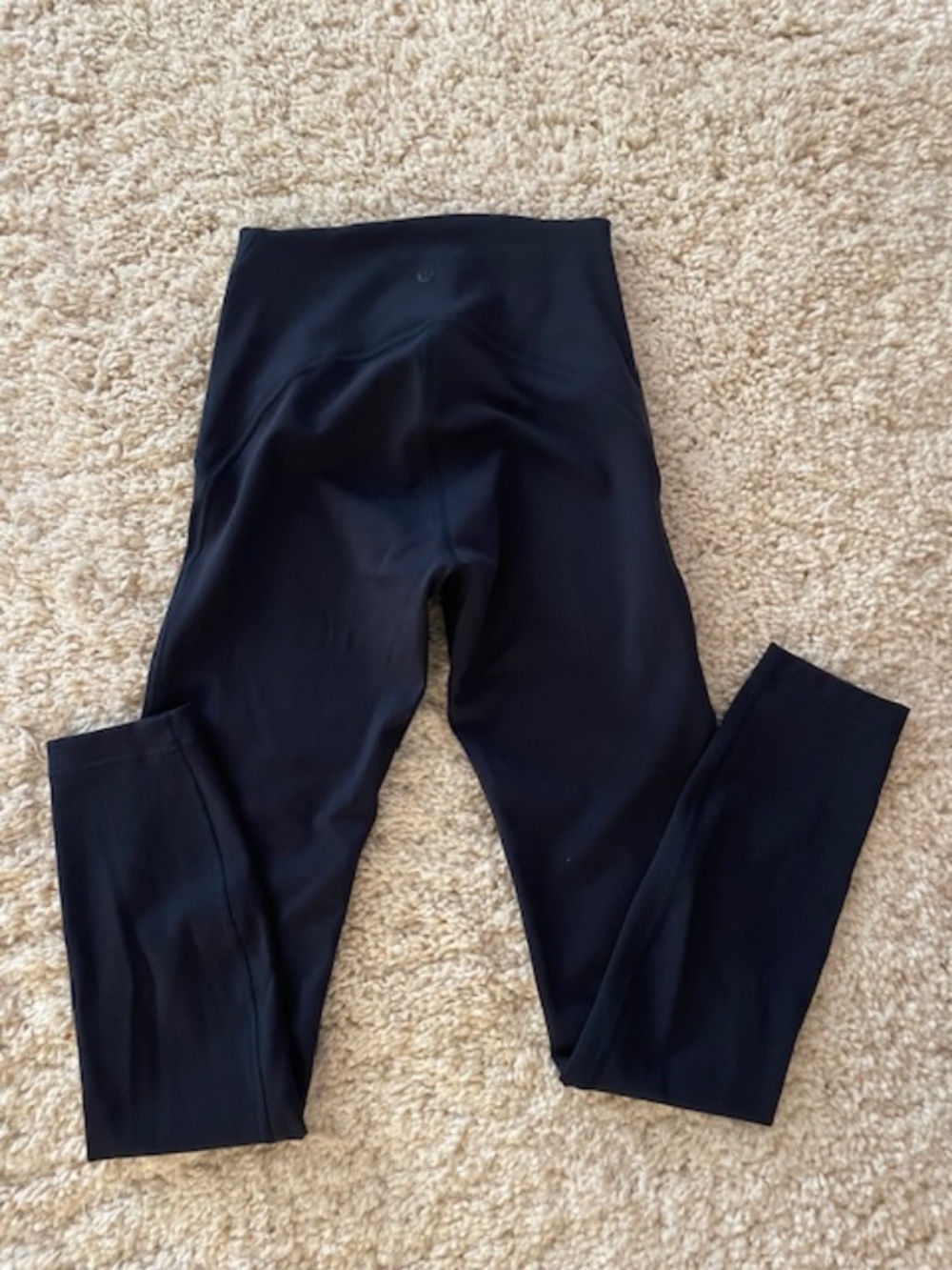 woman Lululemon Navy Leggings SIZE 2